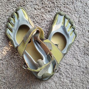 Chaco Vibram Sole Toe shoes